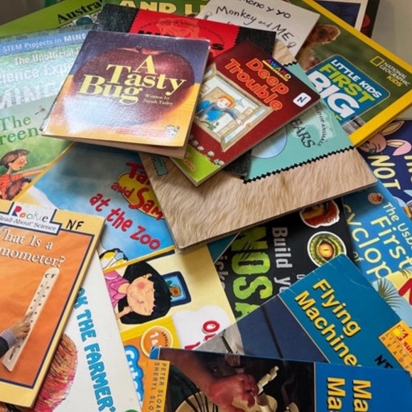 Bundle of Children’s Books level 1-10/A-P - Picture 1 of 7